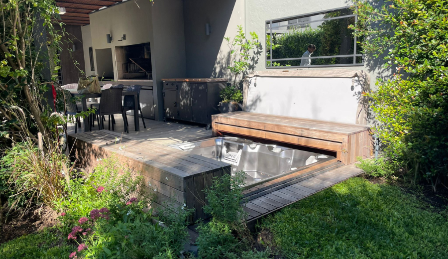 Spa de alta gama y deck en pocitos